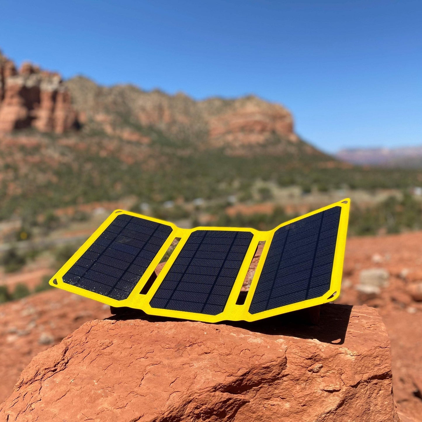 15W Portable Solar Panel Charger Kit - USB-A & USB-C for Power Banks, Phones, for Outdoor Activity